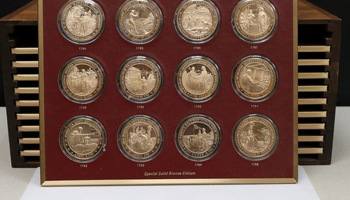 1776-1975 Franklin Mint Bronze Complete Set 200 Bronze Proof American Medallions