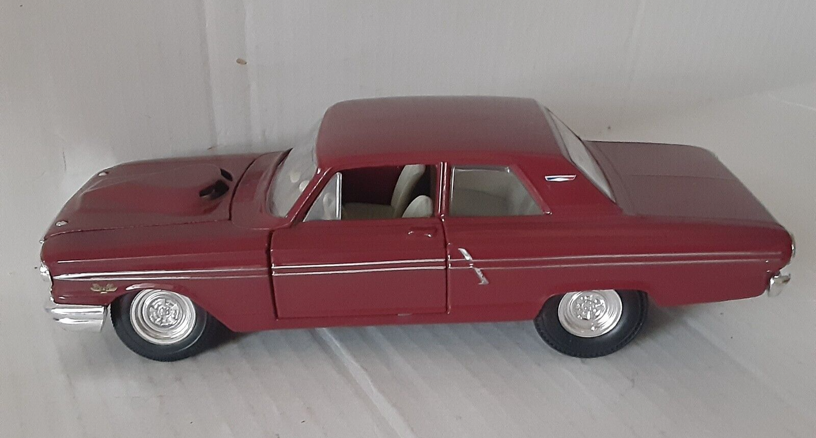 ミニカー Maisto 1964 FORD FAIRLANE THUNDERBOLT 1964 Ford Fairlane Thunderbolt Special Edition Maisto 1/24