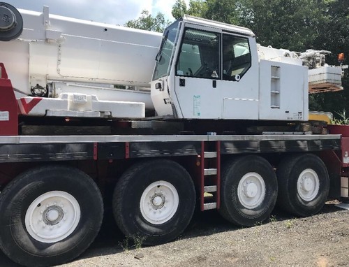 2000 Leibherr Mobile Crane