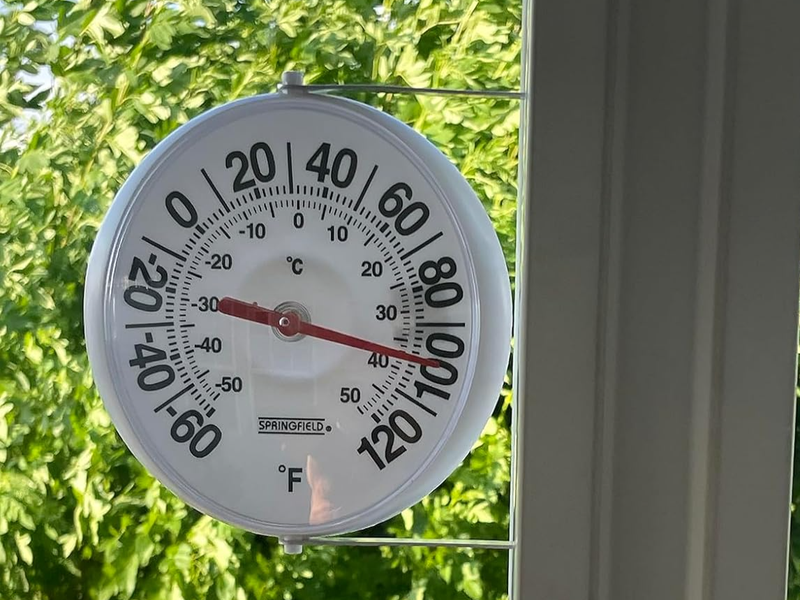 Big Thermometer with Mounting Bracket & Large Numbers In/Outdoor Pool Patio