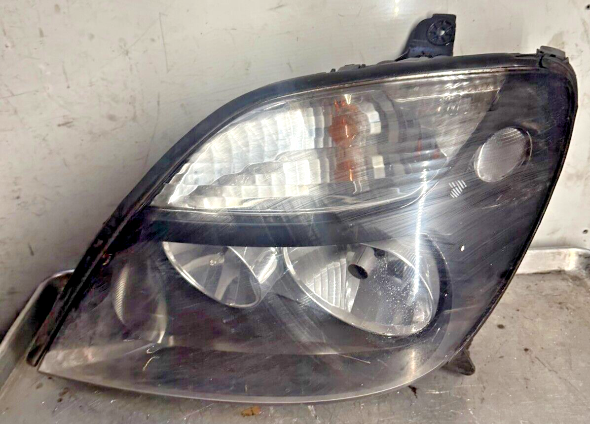 2011 Genuine Renault Megane Scenic Headlight