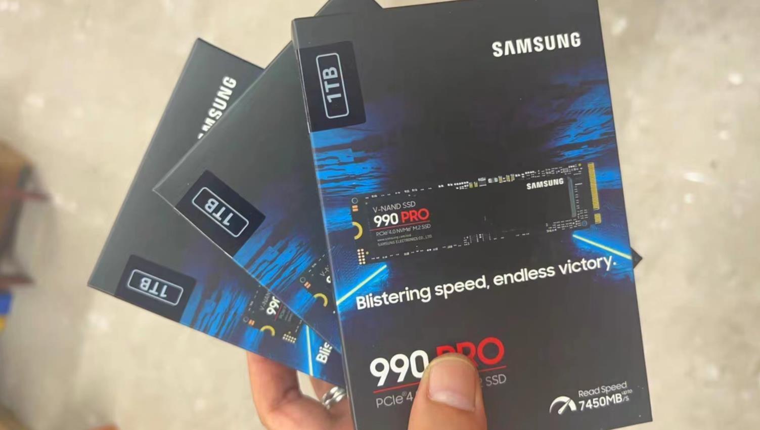New Samsung 990 PRO 1TB Internal SSD PCIe 4.0 x4 NVMe M.2 New Samsung 990 PRO 1TB Internal SSD PCIe 4.0 x4 NVMe M.2