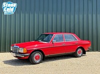 1981 Mercedes-Benz 200 200 4dr W123 Saloon Petrol Manual