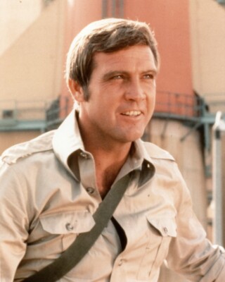 Lee Majors 8x10 Real Photo as Steve Austin The Six Million Dollar Man