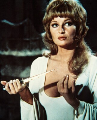 Stephanie Beacham Classic Hollywood Dracula A.D. 1972 8x10 inch real photo