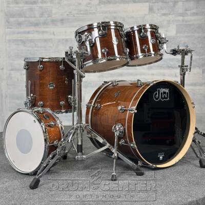 DW Performance 5pc Drum Set w/20''BD Walnut Lacquer - DCP Exclusive!
