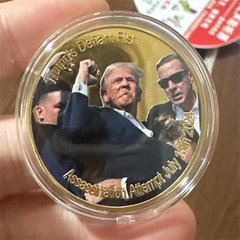 2024 President Gift Donald Trump's Defiant Fist Commemorative Coin Assassination