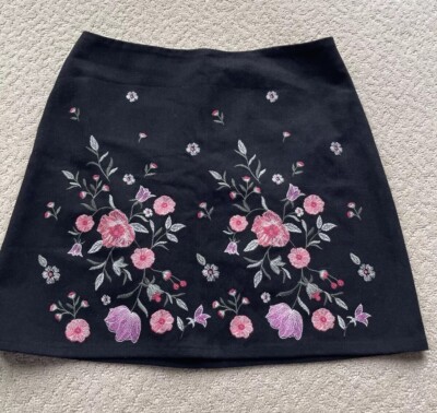 NWT Miami from Francesca s Black Embroidered Floral Skirt Women Medium