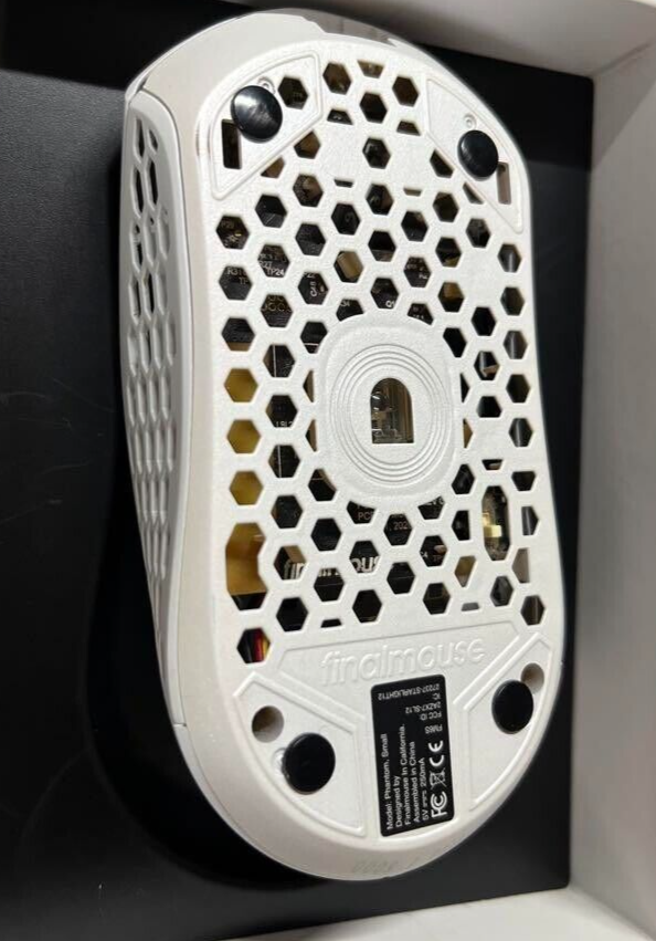 FinalMouse Starlight-12 Pegasus Small Gaming Mouse white FinalMouse Starlight-12 Pegasus Small Gaming Mouse white