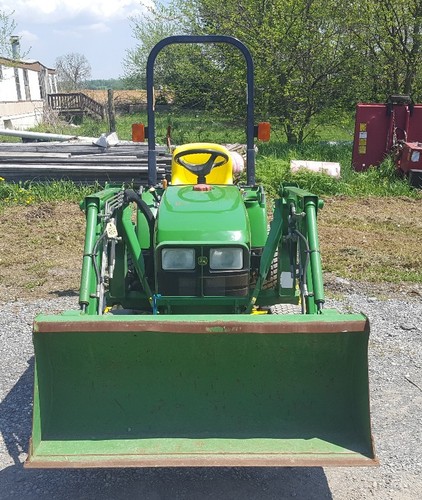 2004 John Deere 2210 Compact Loader Tractor