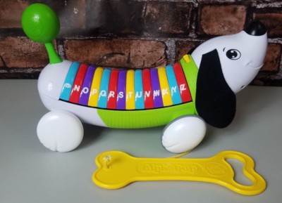 Leap Frog Alpha Pup Musical Talking Alphabet Pull Along Toy Green White