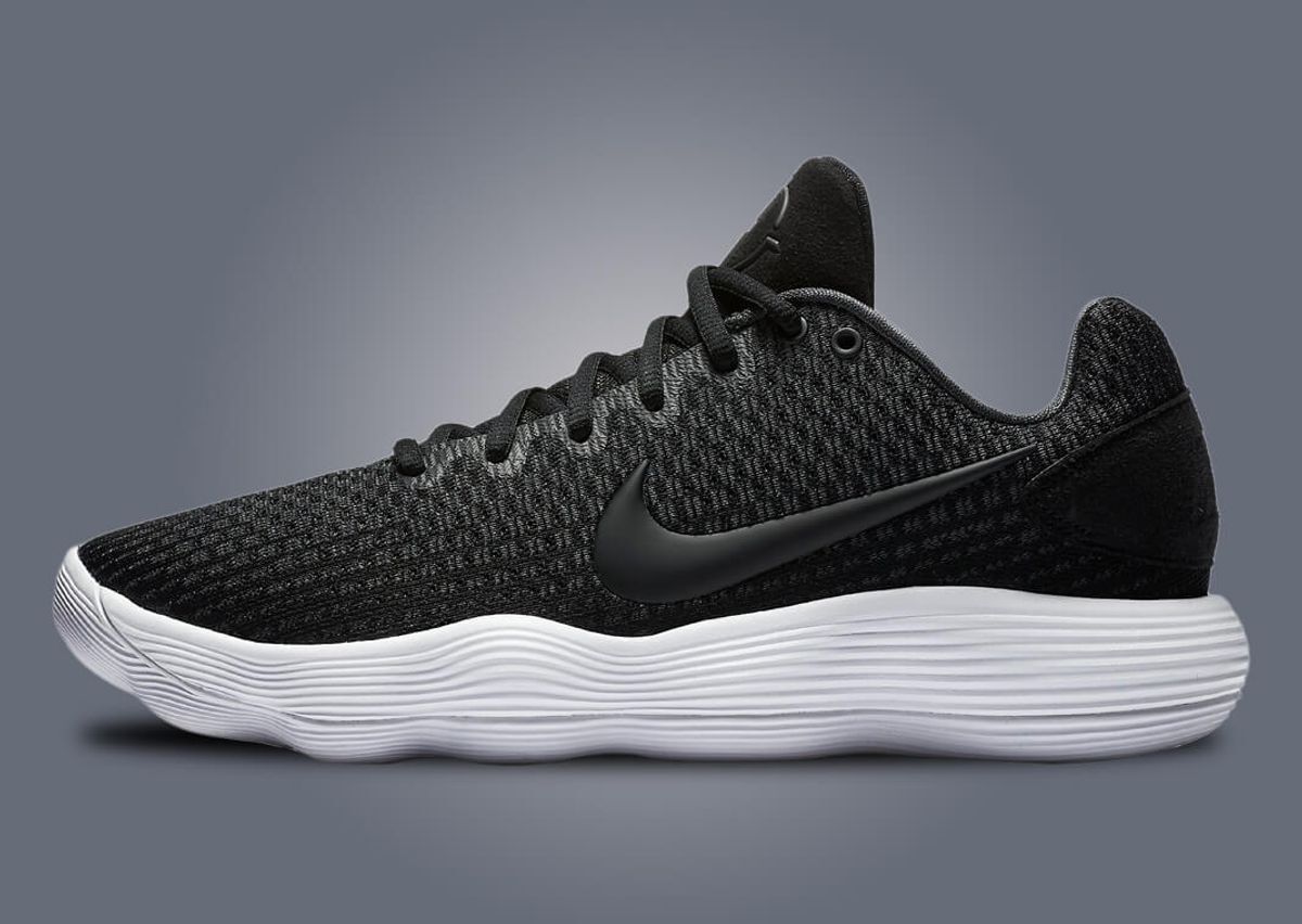 NIKE hyperdunk low 2017　28cm The New Nike React Hyperdunk 2017 Low Is Something Else