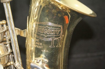 SELMER BUNDY II ALTO SAXOPHONE WITH CASE