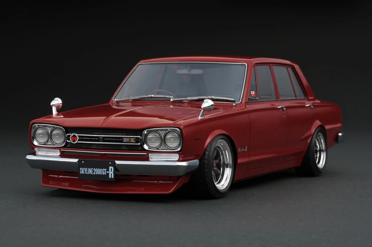 イグニッションモデル1/18スカイライン2000GT-R Silber10th ignition model 1/18 Nissan Skyline 2000 GT-R (KPGC110