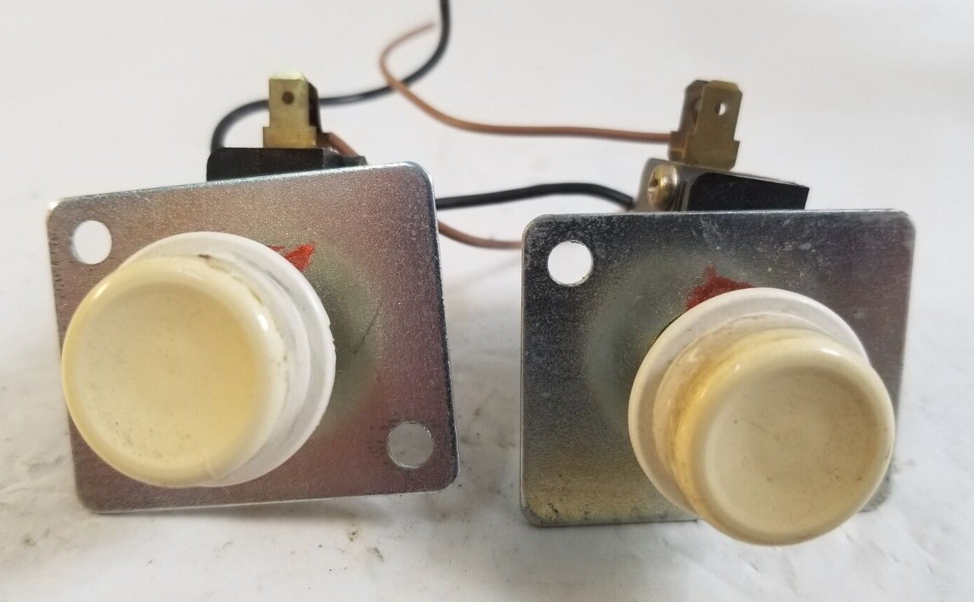 vintage UNIVERSAL スロットマシン TAITO当時物 屋内用 vintage UNIVERSAL スロットマシン TAITO当時物 屋内用