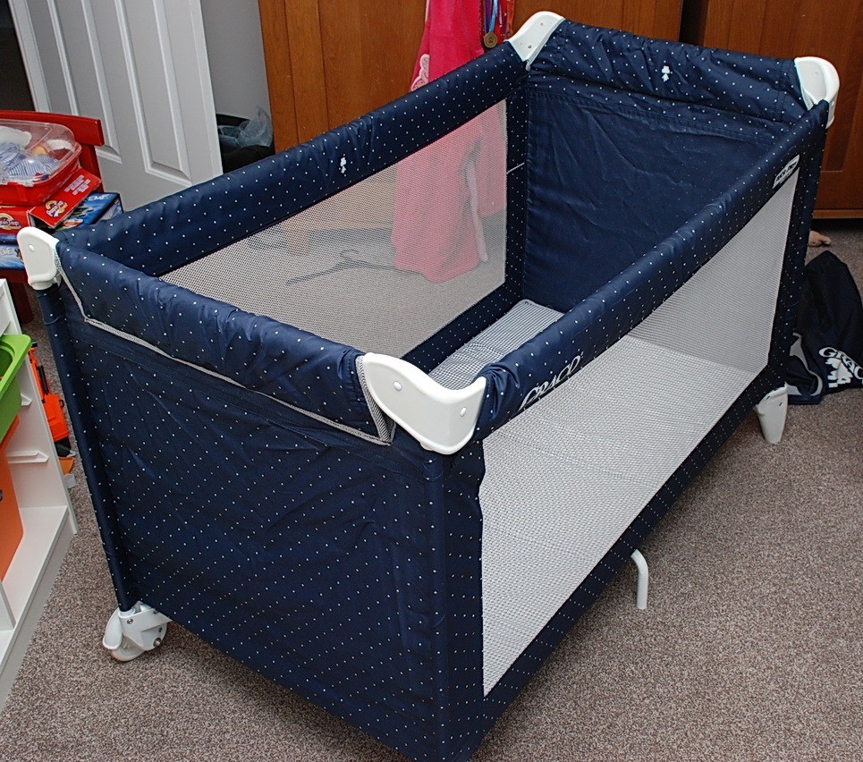 graco travel cot blue