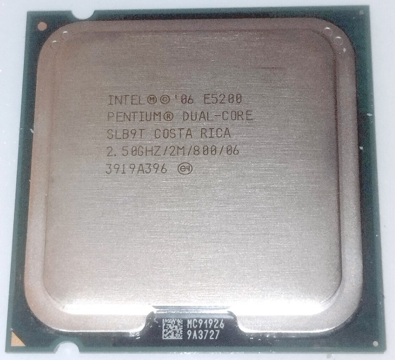 Processeur Intel Pentium D E5200 2.50ghz Slb9t Lga775 2mo