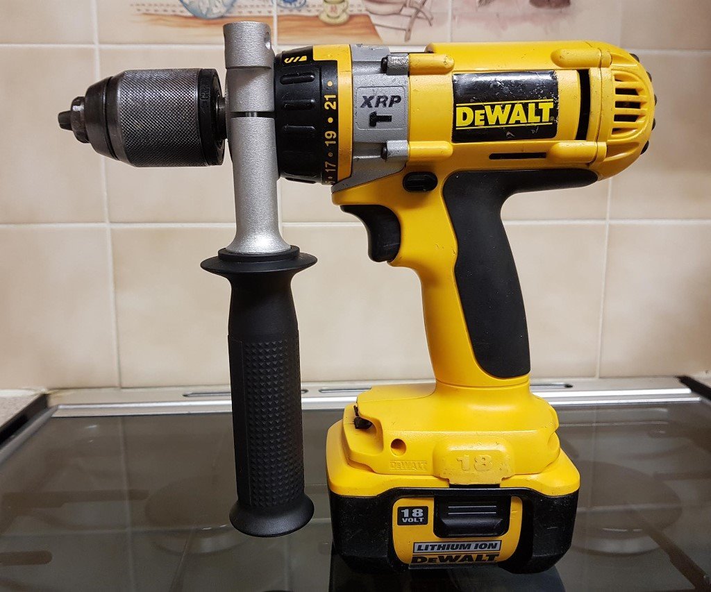 Cordless Dewalt DC988 XRP 18V Lithium Ion With Case Charger & Battery
