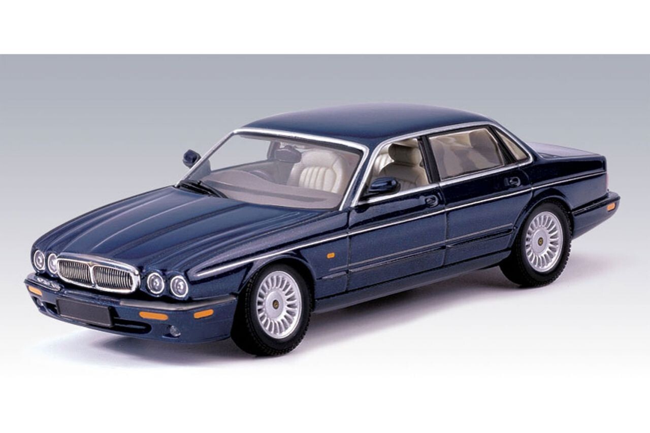 1/43 オートアート autoart ジャガー XJ8 ネイビー - ミニカー