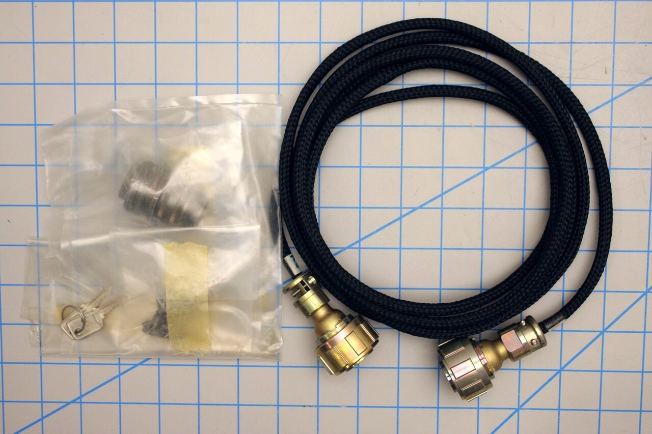 Vアップエクサ　Lサイズ 219863 / 4 PIN CABLE WITH WEQ95-12 AND WEQ95-08 ENDS PL13 SK