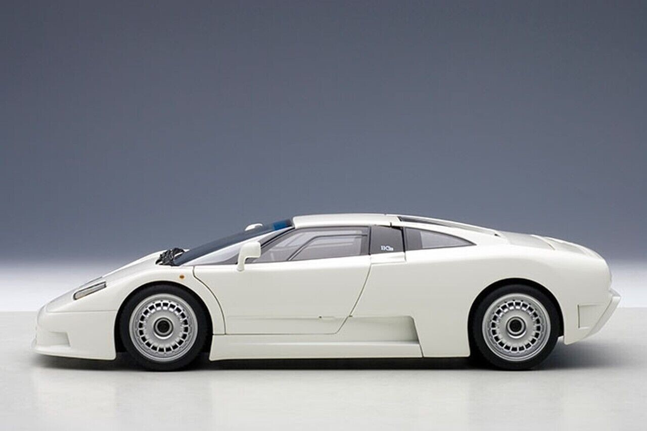 オートアートブガッティ　EB 110 GT ホワイト1:18 オートアートブガッティ EB 110 GT ホワイト1:18 Bugatti EB110