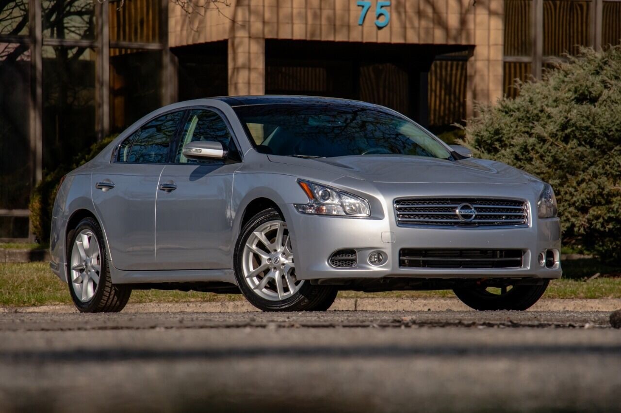 2010 Nissan Maxima 3.5 SV Premium Only 51k Miles