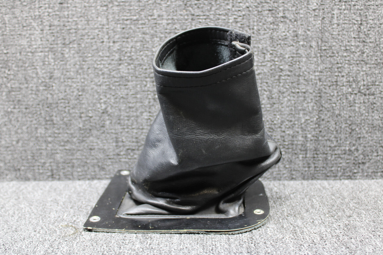 colon　0226 26-90231-001 Swearingen SA226-T(B) Control Column Boot LH or