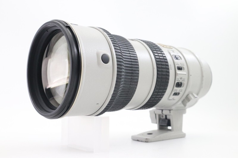 Nikon ED AF-S VR-NIKKOR 70-200mm F/2.8 G Light Grey Lens