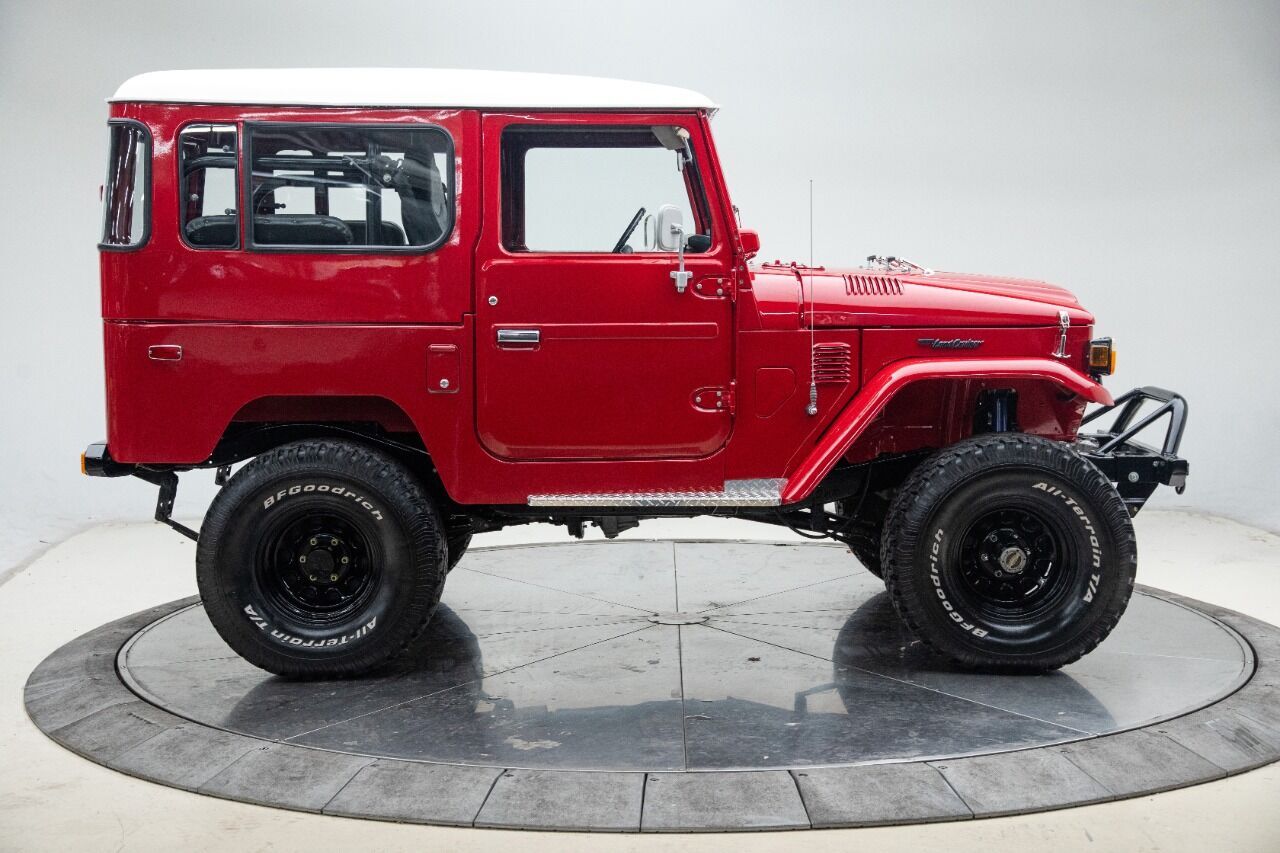 Owner 1977 Toyota FJ Cruiser  V8 5.7L Manual 5-Speed SUV Red