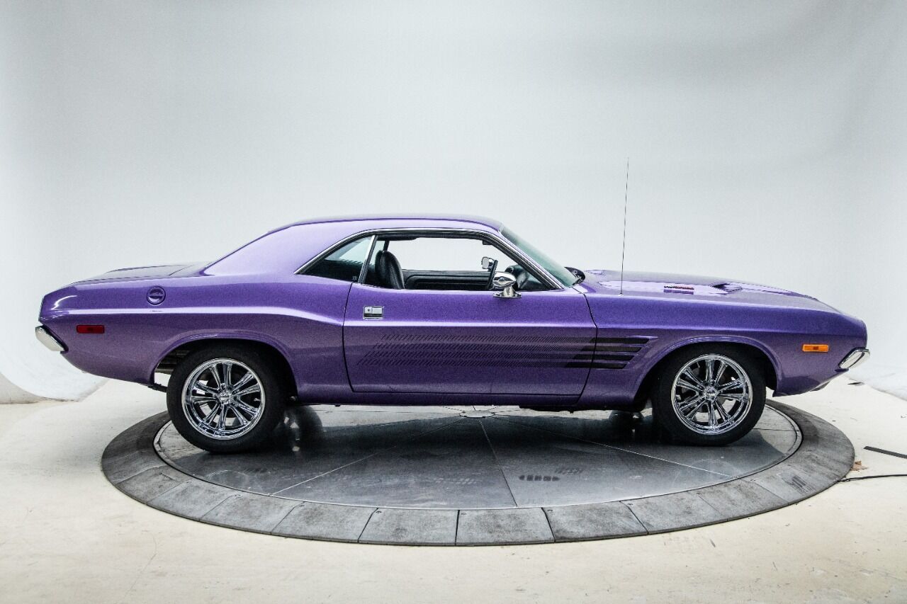 Owner 1972 Dodge Challenger  V8 5.4L Automatic Coupe Purple