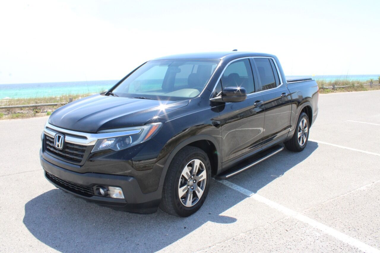 Owner 2017 Honda Ridgeline, Black with 106944 Miles available now!