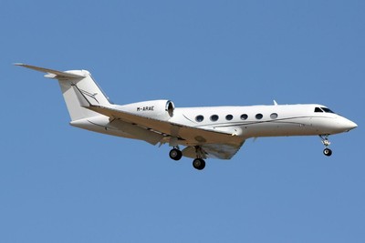 Gulfstream IV M-ARAE colour photograph