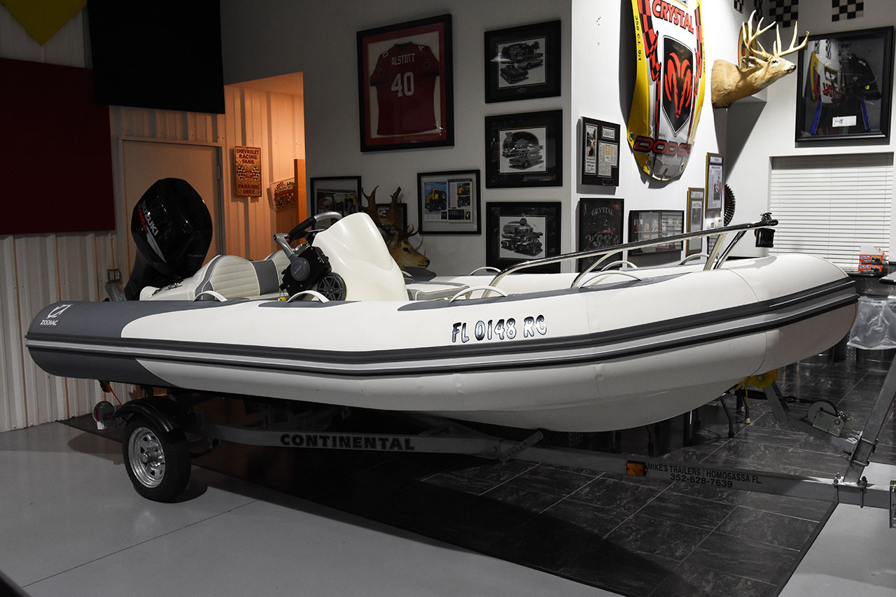 2010 ZODIAC 13' 40 HP SUZUKI ENGINE NEW ZODIAC BRAND HYPALON SERVICED W TRAILER