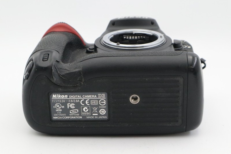 ニコン　D3 Nikon D3 12MP AF-S Nikkor 24-70mm, SB-800 flash, camera bag