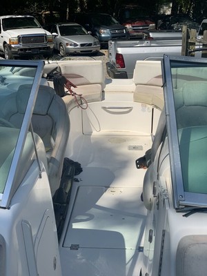 2005 Chaparral Sunesta 274 Only 121 Hours New Upholstery!!!