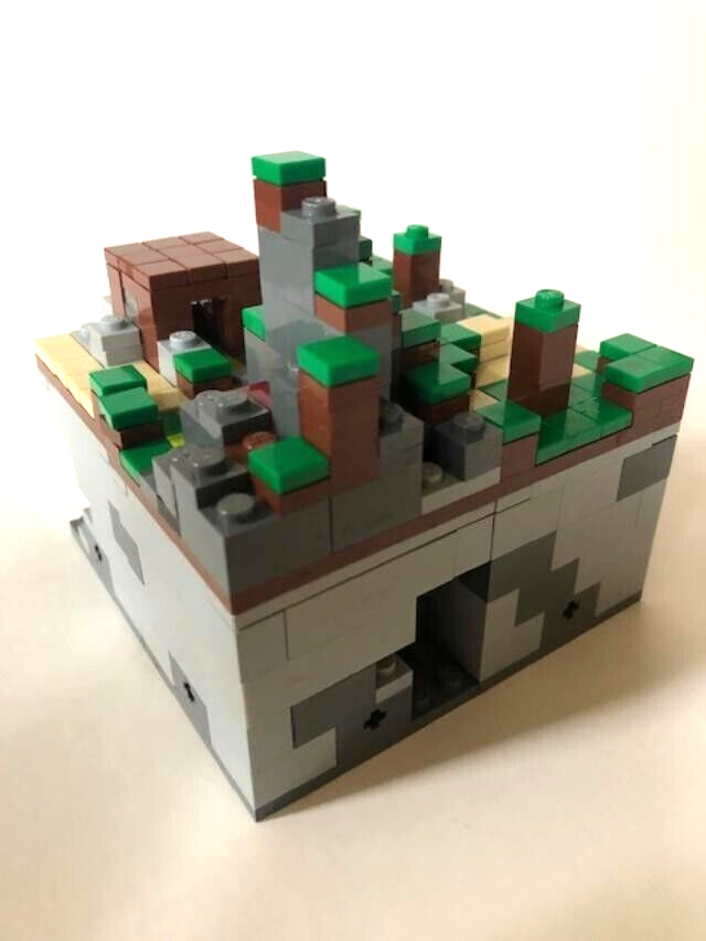LEGO MINECRAFT 21102, Micro World The Forest, Cube 100% Complete, Missing Steve