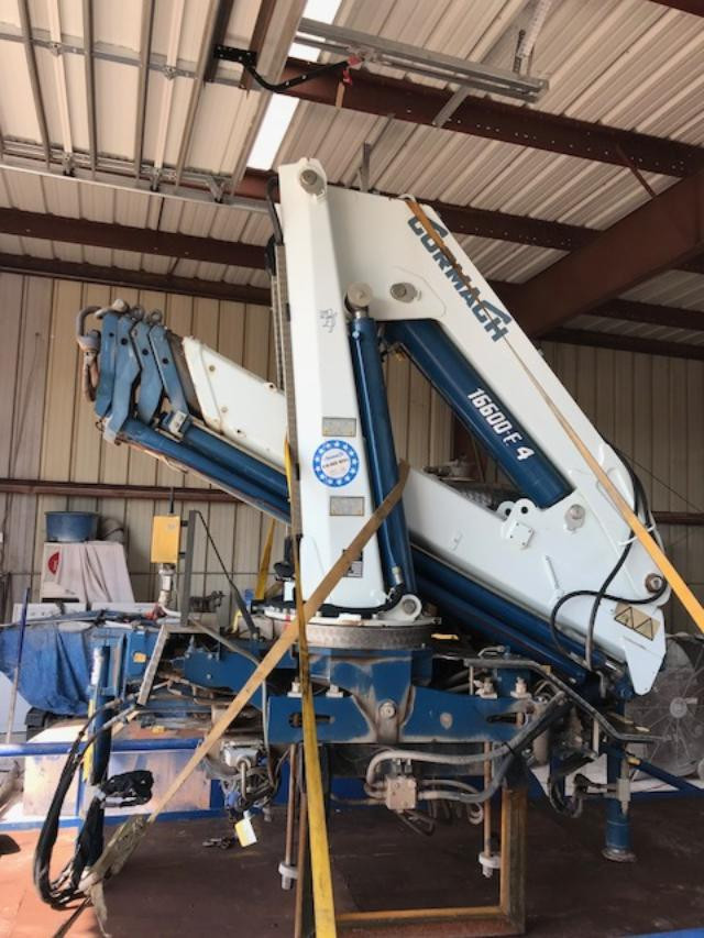 Knuckle Boom Crane: Cormach 16600E4 : 13640 lb lift :  With Remote control
