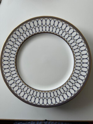 Wedgwood gold Renaissance China dinner plate 10.7''