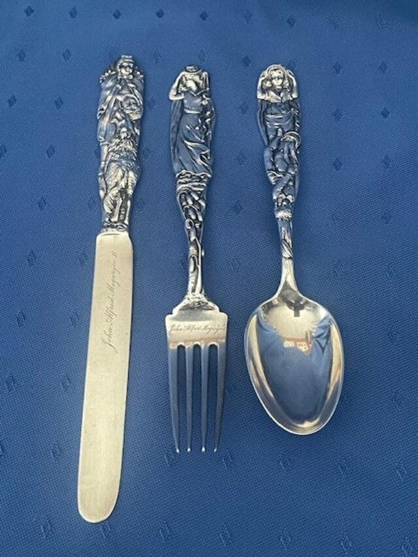 TIFFANY & CO NURSERY RHYMES YOUTH SET FORK 6 5/8"