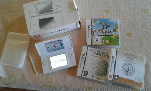 Image Système Portable Nintendo DS Lite Blanc +3 jeux Image Système Portable Nintendo DS Lite Blanc +3 jeux