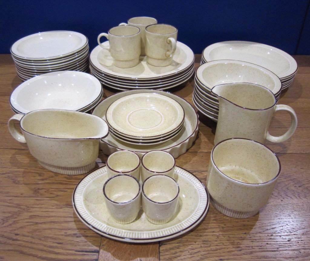 POOLE DINNER AND TEA SERVICE 5+ SETTINGS OVEN TO TABLEWARE in
