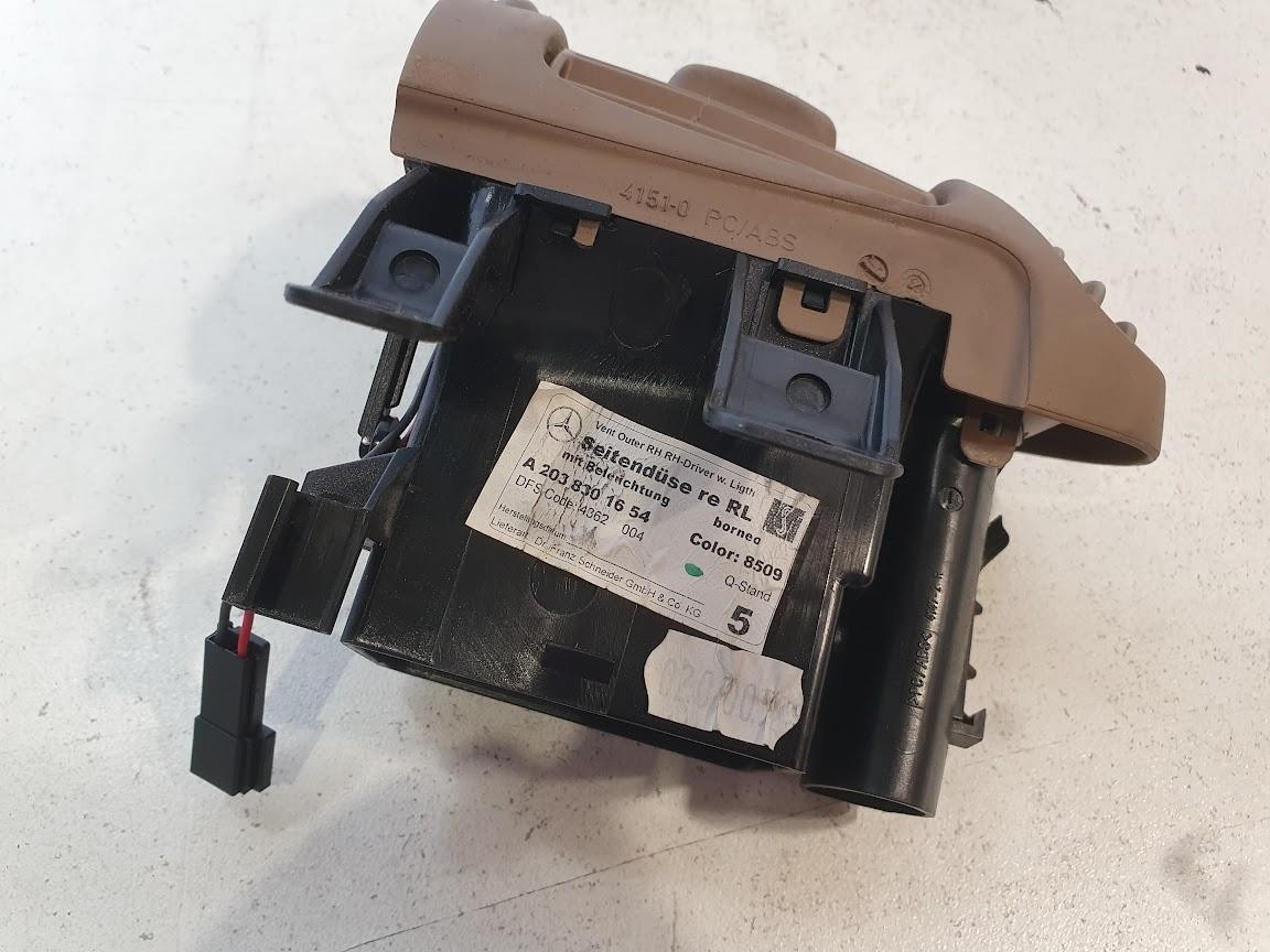 2001 C Class MERCEDES RH DASH AIRVENT W203 10/00-01/07 image 2