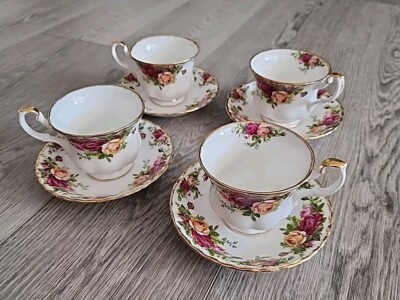 4 Set of Royal Albert Old Country Roses Teacup & Saucer Made in England