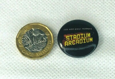 Badge RED HOT CHILI PEPPERS STADIUM ARCADIUM BAND FUNK New Official MUSIC
