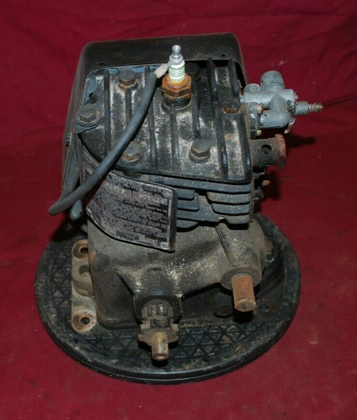 Briggs & Stratton  WMB Rope Start Gas Engine Motor 1