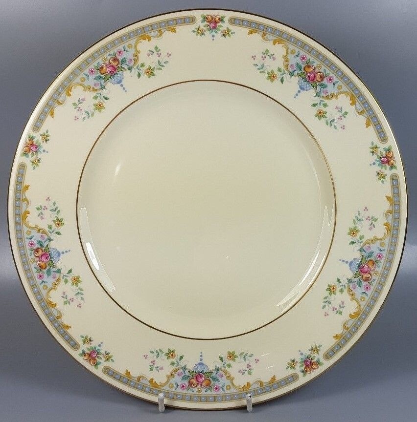 Royal Doulton Fine Bone China H5077 JULIET range, 8x 10.5 inch dinner