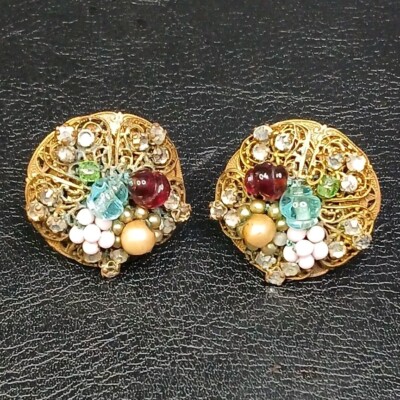 Vintage Early Unsigned MIRIAM HASKELL Clip-on Earrings. 12-161