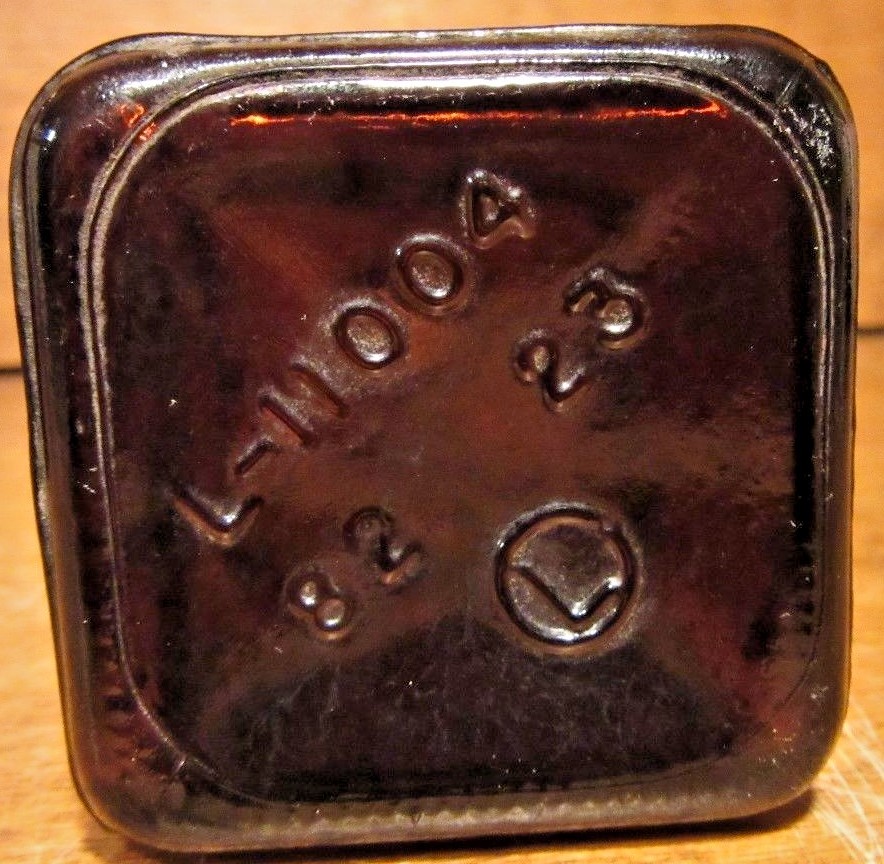 lot of 4 Vintage Glass Bottles VGC-