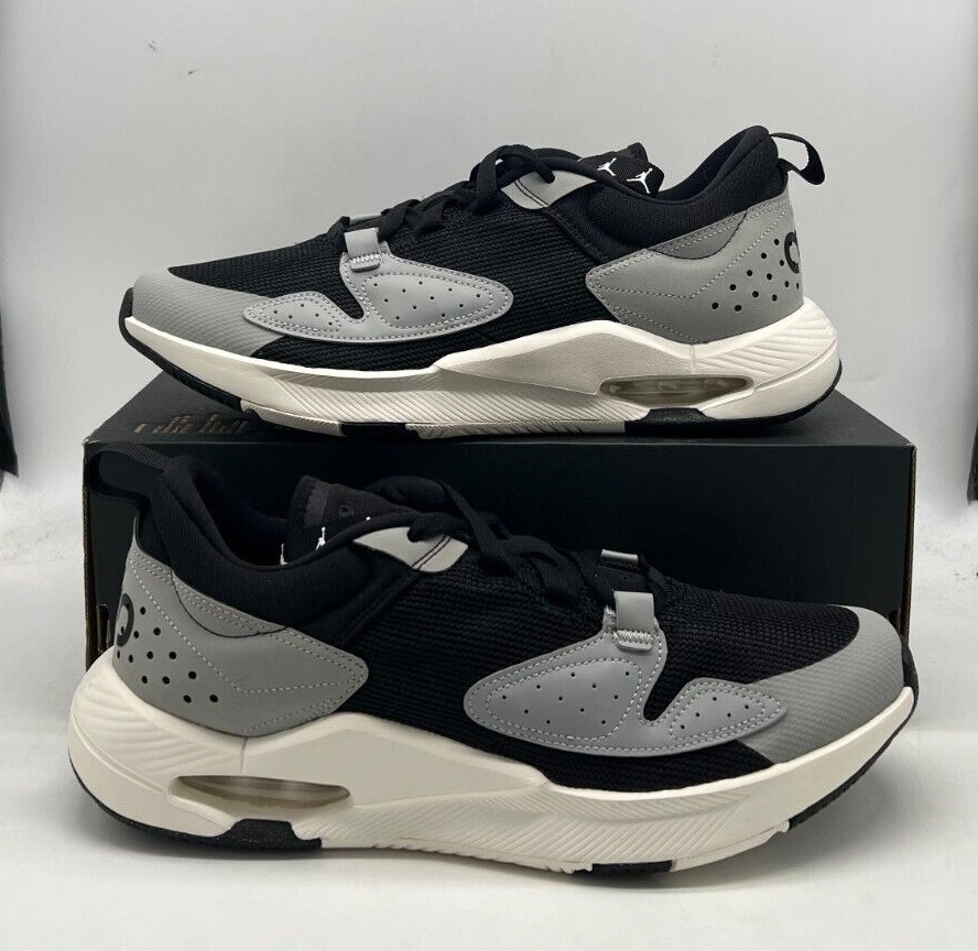 

Мужские кроссовки Nike Air Jordan Cadence Smoke Grey Black White Grey CN3498-002, Серый, Air Jordan Air Cadence