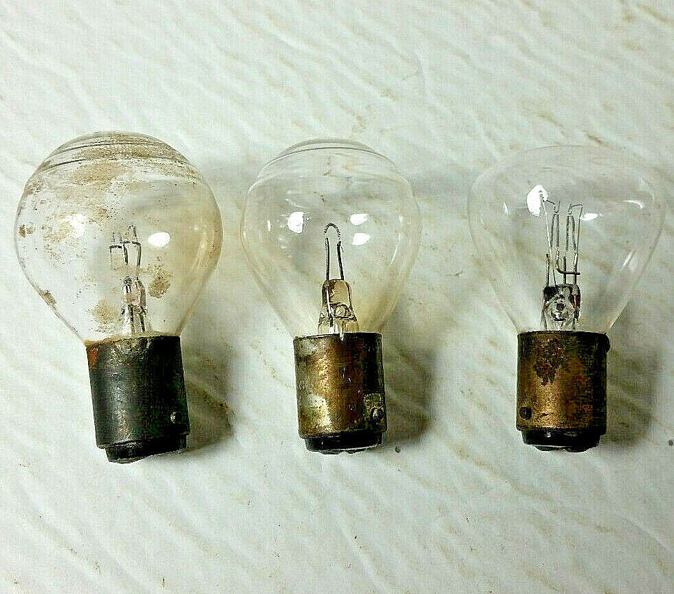 9 pc mixed flashbulb light bulb flash Lot Mazda ge Sylvania lightbulb